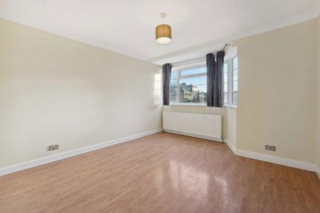 3 bedroom flat to rent - Photo 2