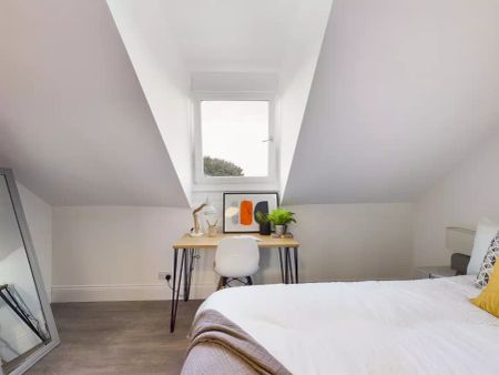 6 Bedroom House - Photo 5