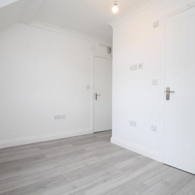 Bedsit, Engleheart Road, SE6 - Photo 1