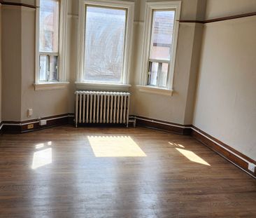 For Lease - 35 Jane Street Unit# 17, Toronto, Ontario - Photo 1