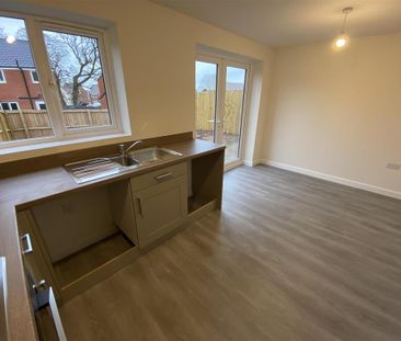 3 bedroom semi-detached house to rent - Photo 6