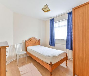 3 bedroom end of terrace house to rent - Photo 5