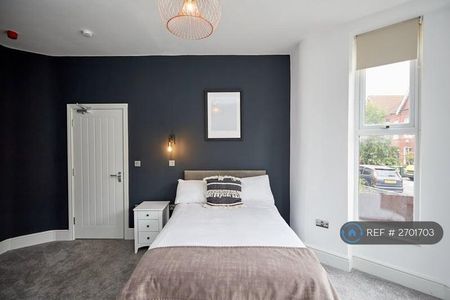 1 bedroom in a house share to rent - Photo 3