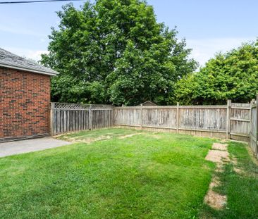 For Lease - 103 Kenilworth Avenue, Hamilton, Ontario - Photo 2