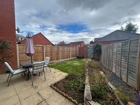 3 bedroom terraced house to rent - Photo 4