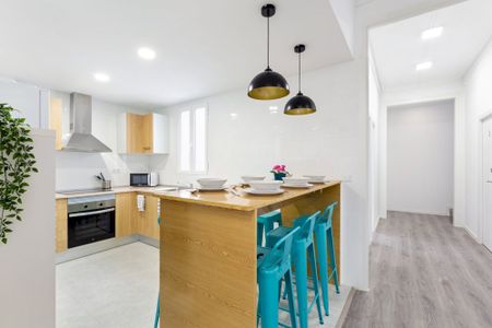 Double room in Eixample - Photo 3