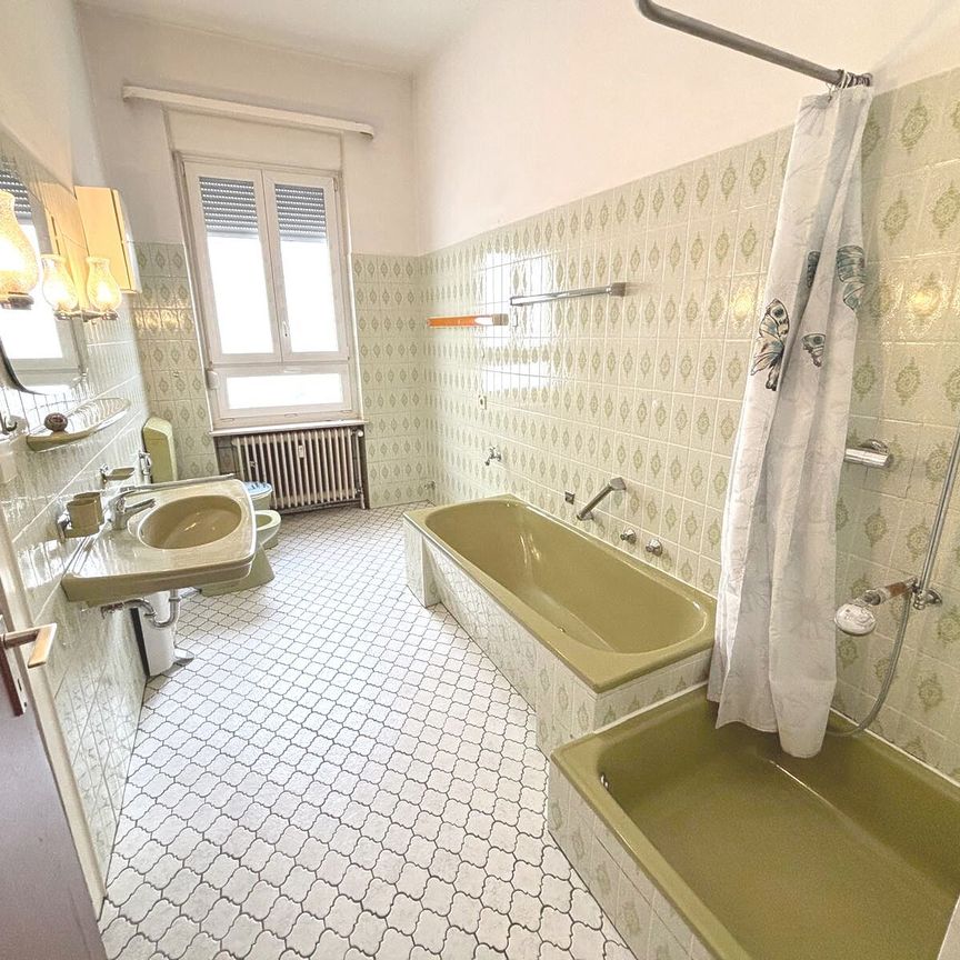 Trier: Stilvolle 100 m² Altbauwohnung mit hohen Decken und Holzdielen in zentraler Lage - Photo 1