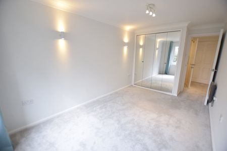 1 bed flat to rent in Madeira Road, Bournemouth, BH1 - Photo 3