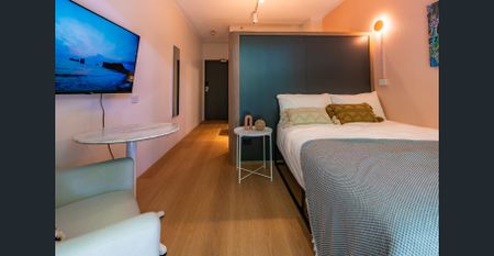 All-inclusive | Fully Furnished | Flexible Leases - Photo 2