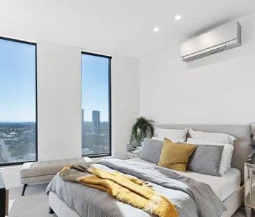 “Luxury Living!!” - Photo 4