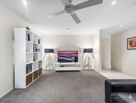 52 Port Street, Middle Park QLD 4074 - House For Rent - $750 | Domain - Photo 1
