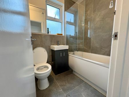 Warwick Road, West Drayton, UB7 9BT - Photo 5