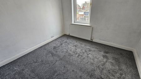2 bed Terraced - To Let - Photo 3