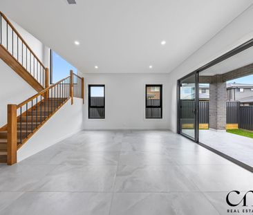 Brand New 5-Bedroom Luxury Home - Photo 1