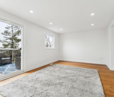 For Lease - 55 Browning Trail, Barrie, Ontario - Photo 2