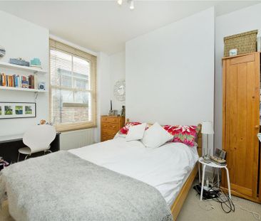 4 bedroom terraced house to rent - Photo 5