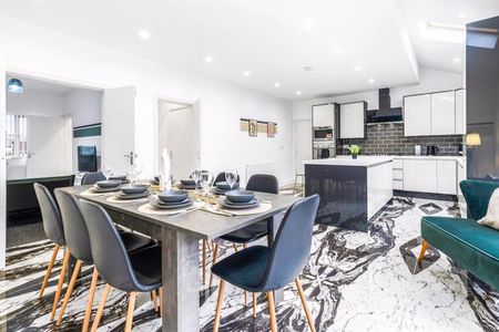 5 bedroom detached house to rent - Photo 2