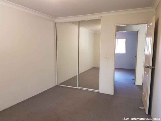 Neat 2 Bedroom Apartment In Desirable Location - Photo 1