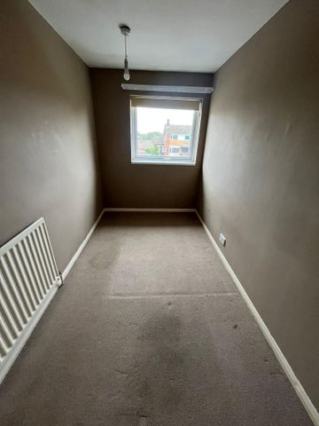 3 bedroom maisonette to rent - Photo 4