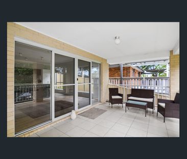 Large Family Home in Quiet Cul-de-Sac - Photo 6