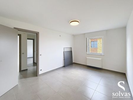 Ruim prachtig appartement met terras, garage en 2 slaapkamers & dressing in Aalter - 125.00m² bewoonbare oppervlakte - Photo 2
