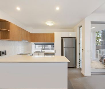 202/60 Hood Street, Sherwood QLD 4075 - Apartment For Rent | Domain - Photo 5