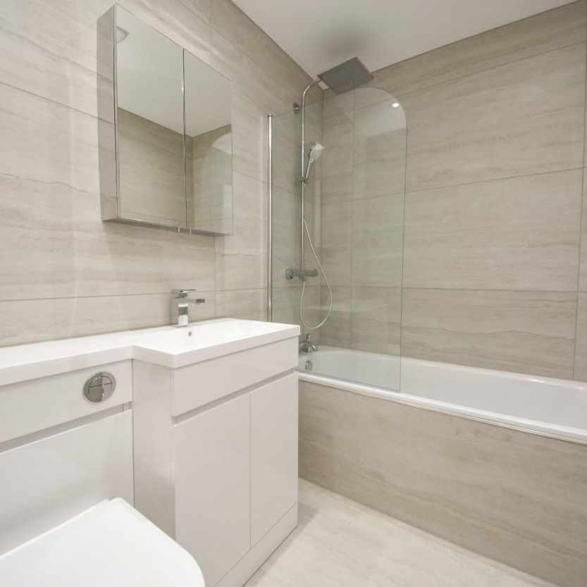 3 bed House - End Terrace for Rent - Photo 1