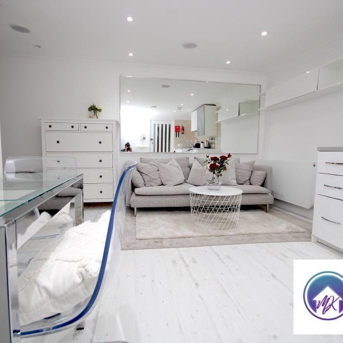 1 Bedroom Studio To Rent - Photo 1