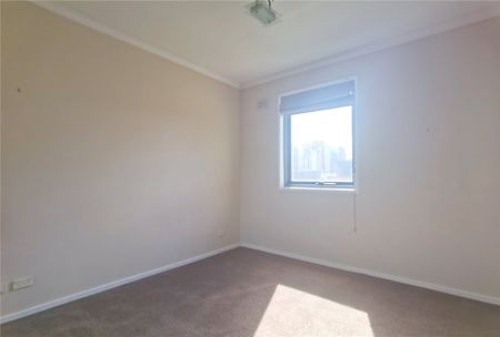 909/102 Wells Street - Photo 2