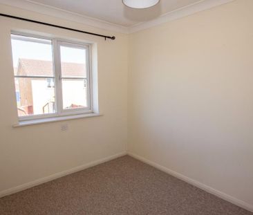 2 bedroom end of terrace house to rent - Photo 3