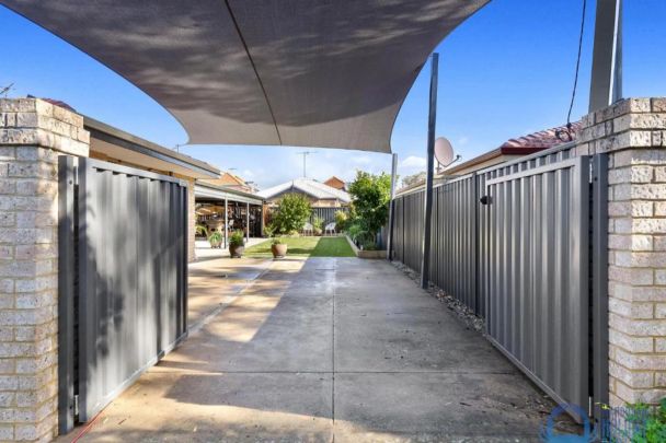 Fully Furnished 3x2 Home - Prime Location in Mandurah - Photo 1