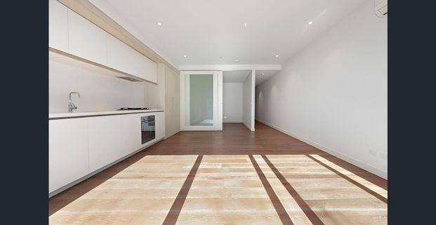 Modern Comfort and Unbeatable Location in the Heart of Ascot Vale - Photo 1