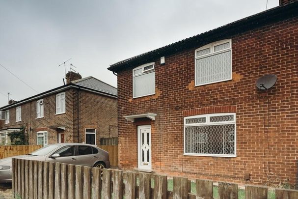 1 bedroom in a flat share to rent - Photo 1