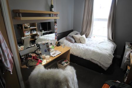 Wrangthorn Terrace, Hyde Park, LS6 1HH, Leeds - Photo 5