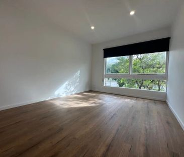 8/11 Gordon Street, Footscray VIC 3011 - Photo 3