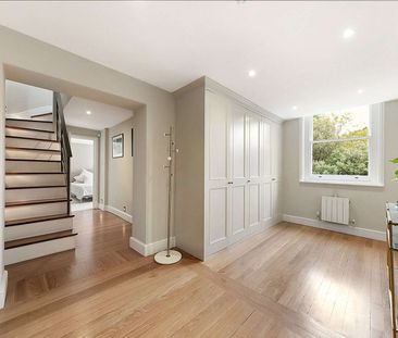 A superb split-level apartment on Lansdowne Road - Photo 1