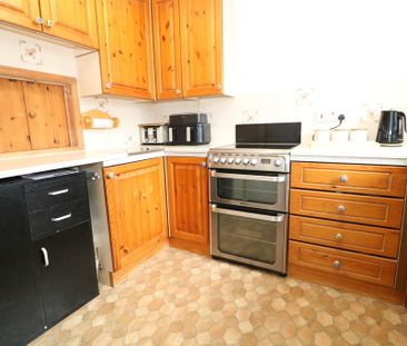 Elder Way, North Holmwood, Dorking, RH5 - Photo 6