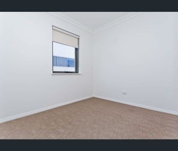 Large 3 bed apartment! - Photo 5