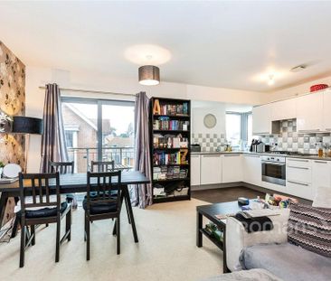 2 bedroom flat to rent - Photo 2