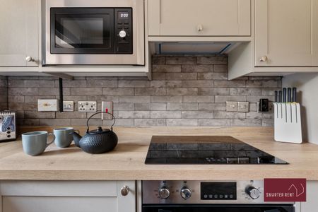 3 Bed House - Photo 4