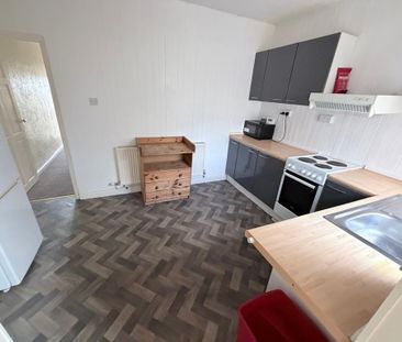 2 bedroom terraced house to rent - Photo 5