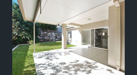 LARGE 4 BED + STUDY, FAMILY HOME - Photo 3