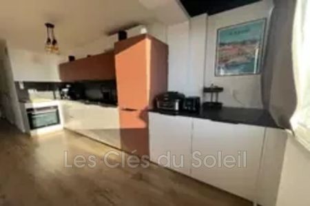 Location Appartement 3 pièces 74m² LA SEYNE SUR MER 83500 - Photo 5