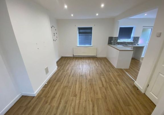 Emlyn Rd, Swansea, SA1 - Photo 1