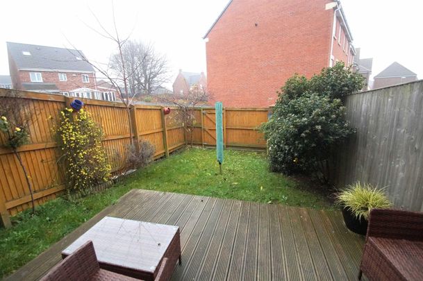 Blenkinsop Way, Leeds - Photo 1