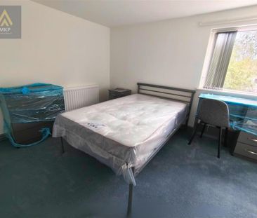 5 bedroom terraced house to rent - Photo 4