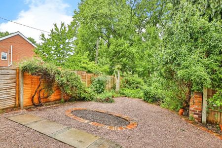 3 bedroom semi-detached house to rent - Photo 5