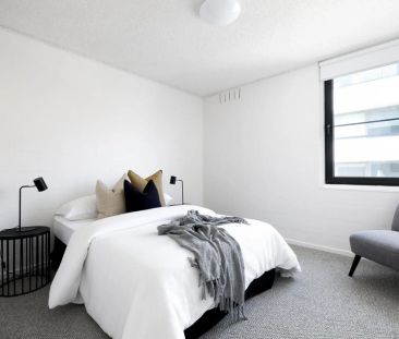 Fresh, Modern Living in a Premium East Melbourne Pocket - Photo 4