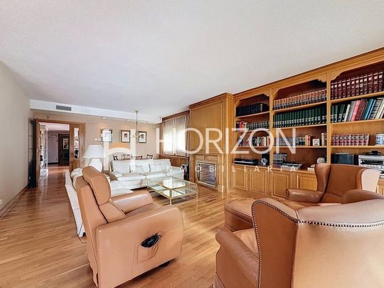 Mestra Dolors Barceló, Esplugues de Llobregat, Catalonia 08950 - Photo 1