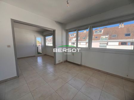 Location Besançon,Grand appartement T3 au centre Ville avec balcon, garage et cave! - Photo 5